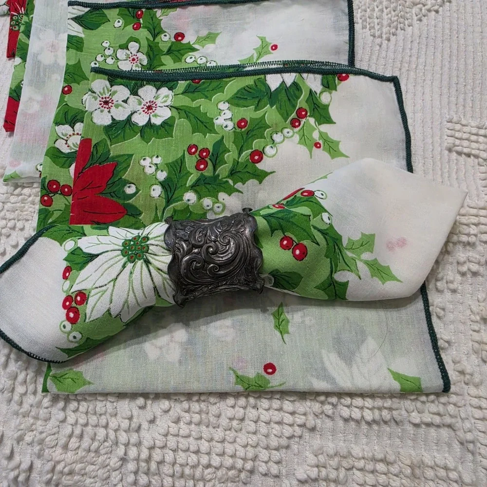 10 Christmas Napkins Cloth Red Poinsettias Holly Berries Vintage Print Set
